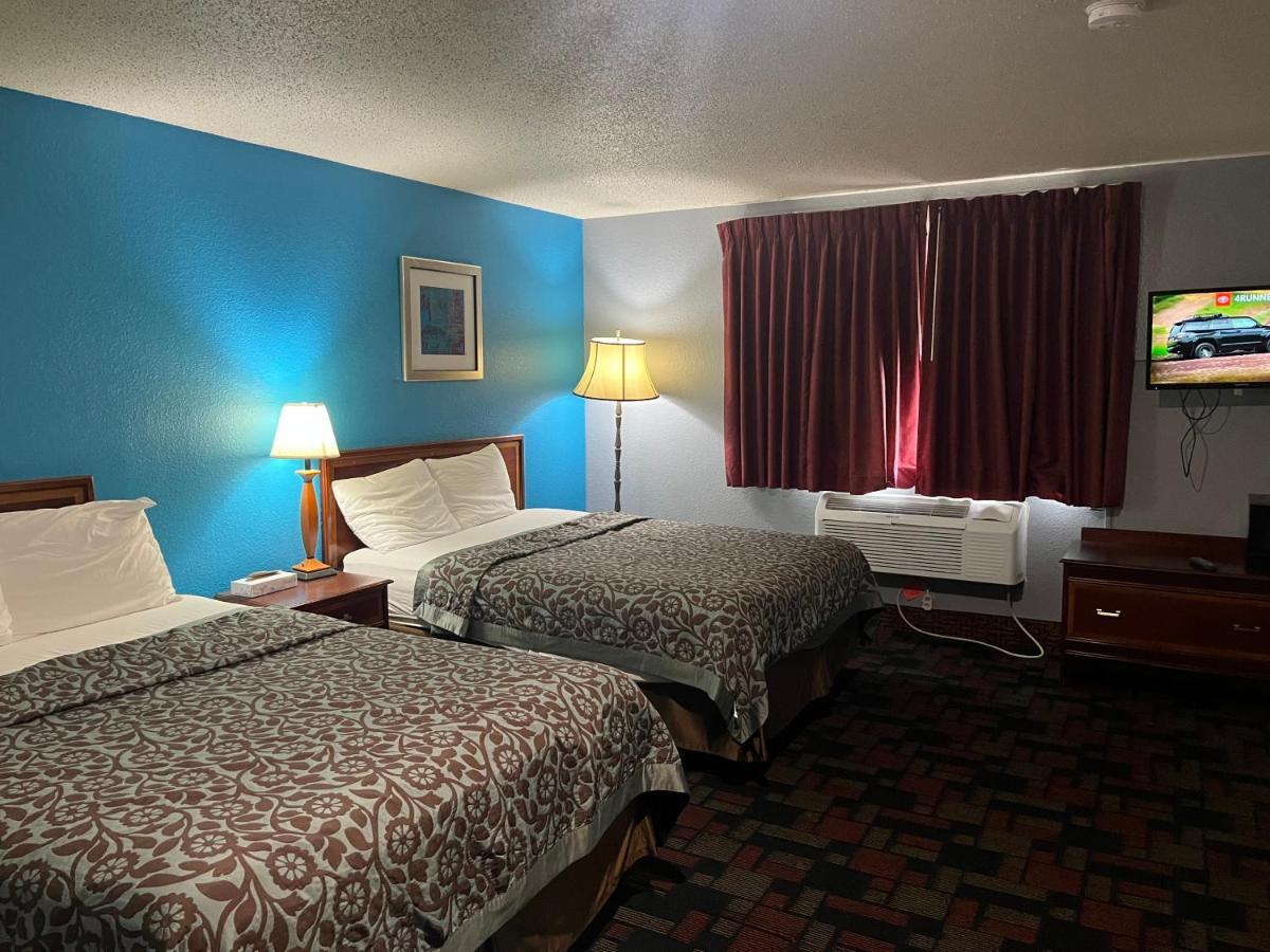 Rodeway Inn Whitehall Exterior foto