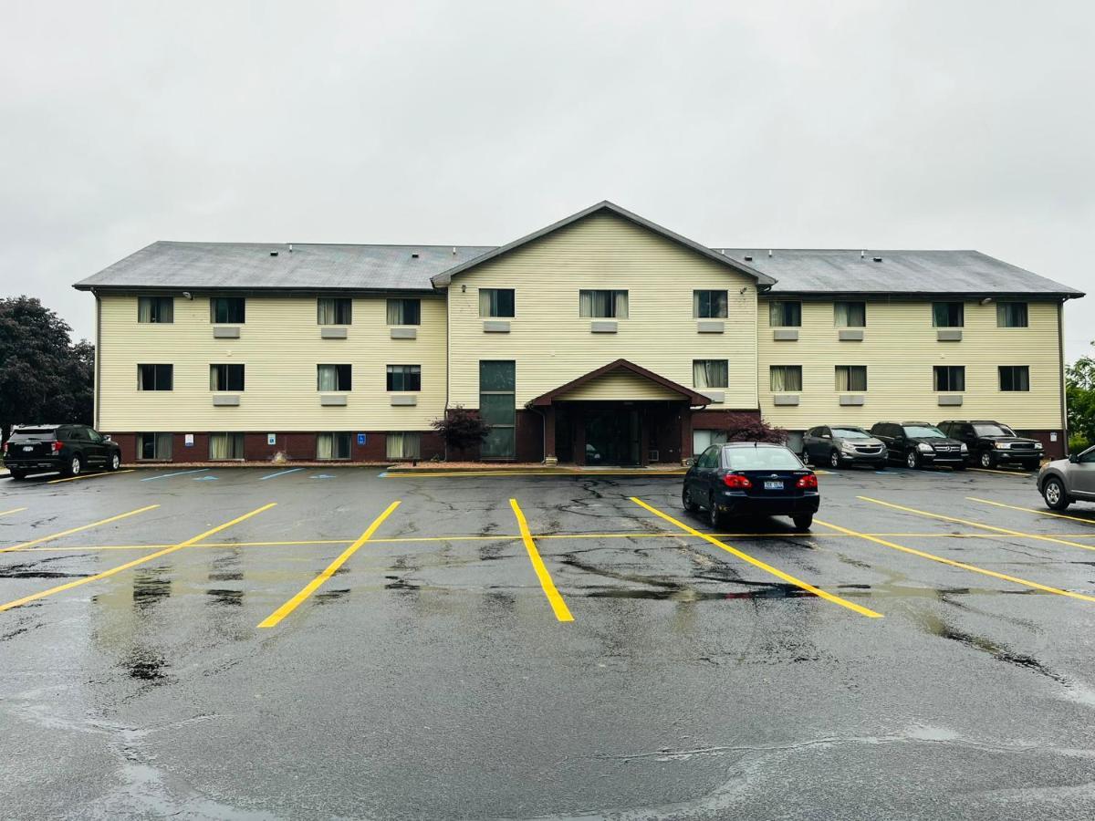 Rodeway Inn Whitehall Exterior foto